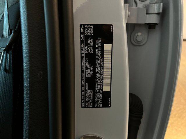 Photo of 2024 Blue Volvo XC40