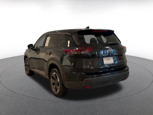 Photo of 2024 Super Black Nissan Rogue