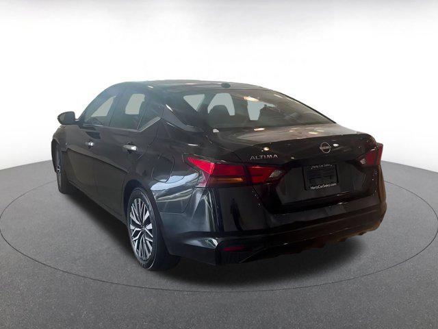Photo of 2024 Super Black Nissan Altima