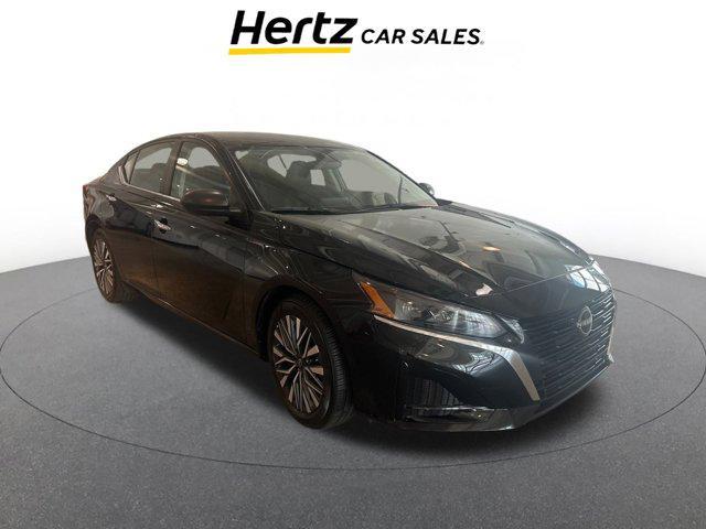 Photo of 2024 Super Black Nissan Altima