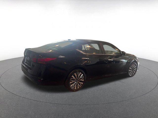 Photo of 2024 Super Black Nissan Altima
