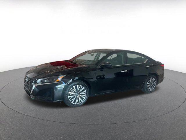 Photo of 2024 Super Black Nissan Altima