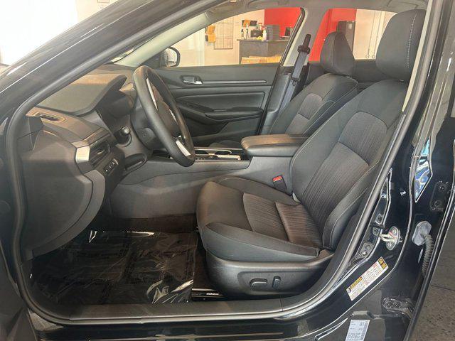 Photo of 2024 Super Black Nissan Altima