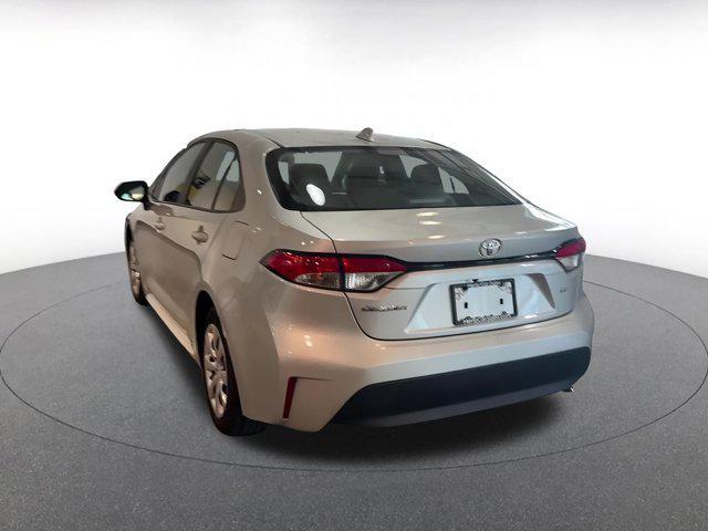 Photo of 2024 Classic Silver Metallic Toyota Corolla