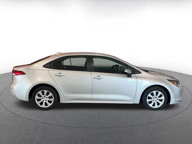 Photo of 2024 Classic Silver Metallic Toyota Corolla