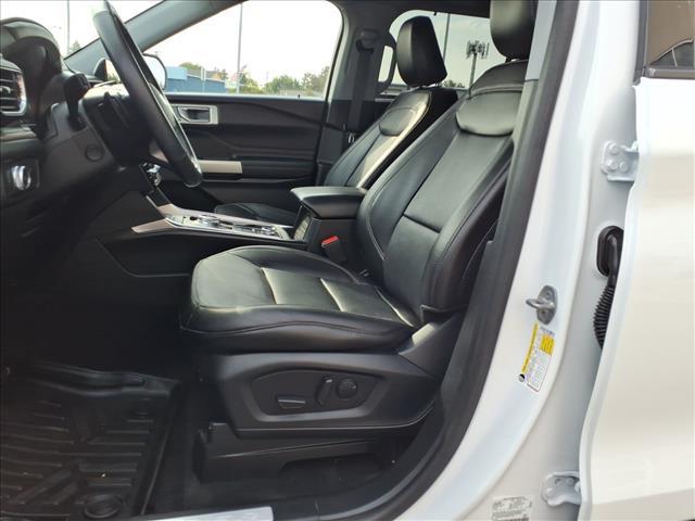 Photo of 2021 Oxford White Ford Explorer