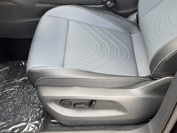 Photo of 2025 Deep Black Pearl Effect Volkswagen Tiguan