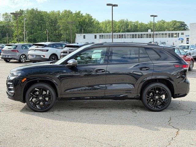 Photo of 2025 Deep Black Pearl Effect Volkswagen Tiguan