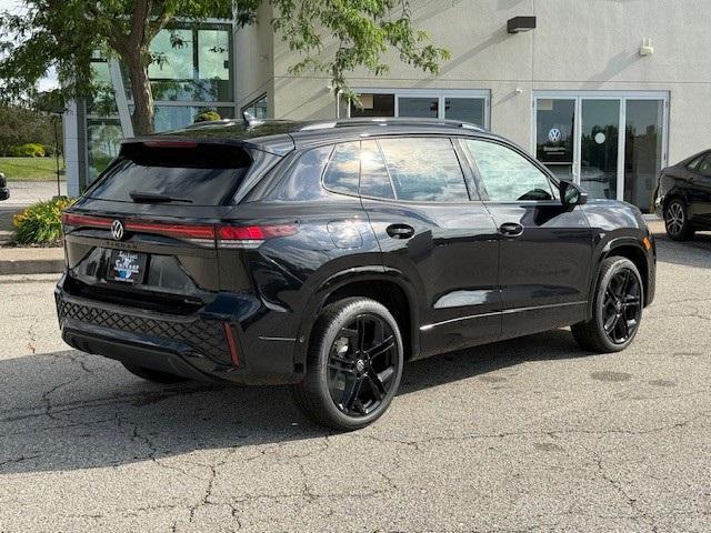 Photo of 2025 Deep Black Pearl Effect Volkswagen Tiguan