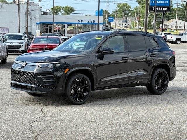 Photo of 2025 Deep Black Pearl Effect Volkswagen Tiguan