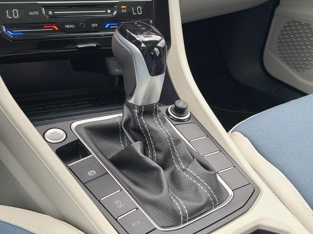 Photo of 2025 Deep Black Pearl Effect Volkswagen Jetta
