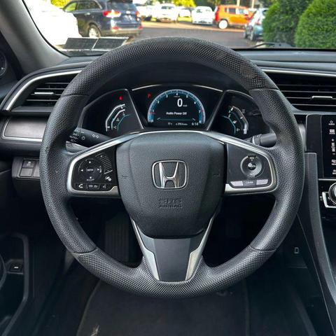 Photo of 2016 White Honda Civic