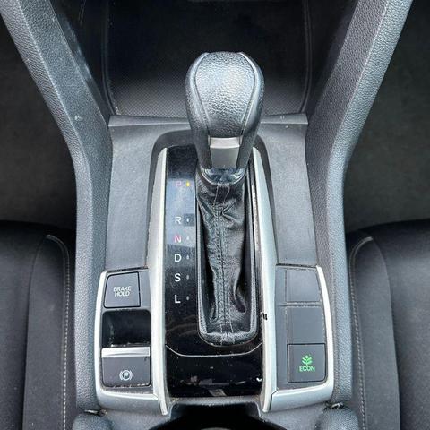 Photo of 2016 White Honda Civic