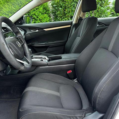 Photo of 2016 White Honda Civic