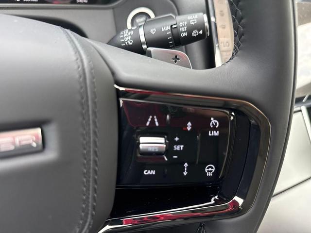 Photo of 2026 Batumi Gold Premium Metallic Land Rover Range Rover Velar