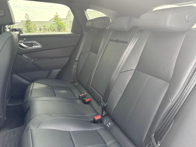 Photo of 2026 Batumi Gold Premium Metallic Land Rover Range Rover Velar