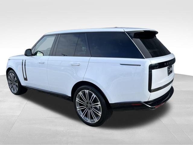Photo of 2025 Ostuni Pearl White Premium Metallic Land Rover Range Rover