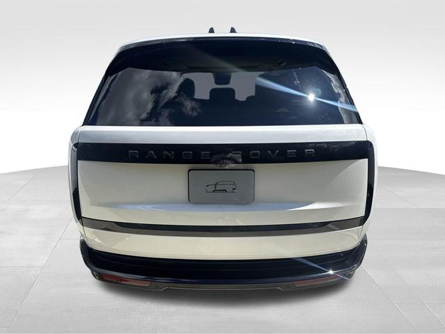Photo of 2025 Ostuni Pearl White Premium Metallic Land Rover Range Rover