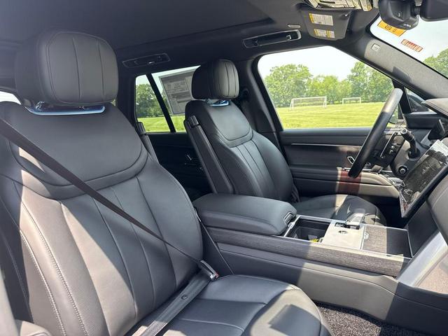 Photo of 2025 White Land Rover Range Rover
