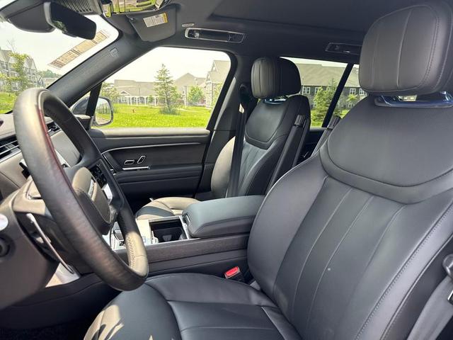 Photo of 2025 White Land Rover Range Rover