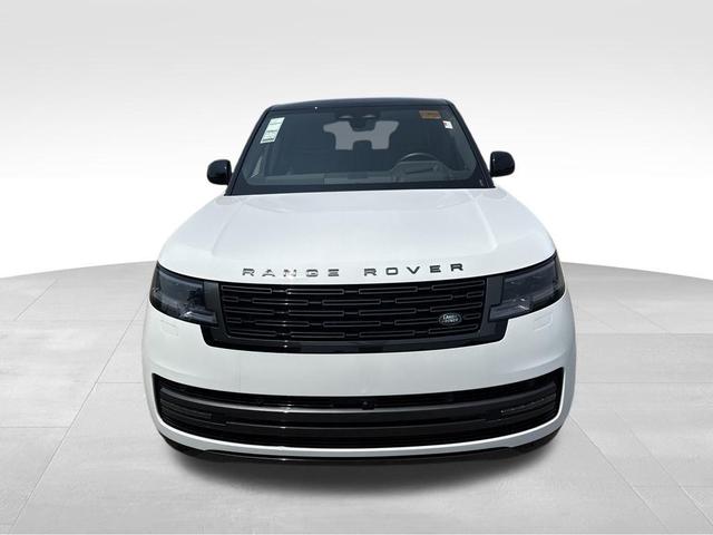 Photo of 2025 White Land Rover Range Rover