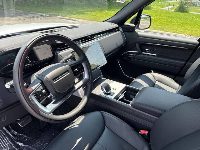 Photo of 2025 White Land Rover Range Rover