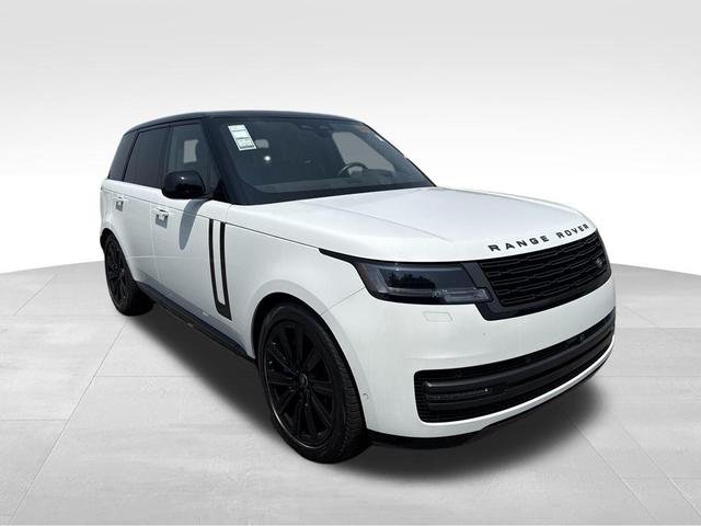 Photo of 2025 White Land Rover Range Rover