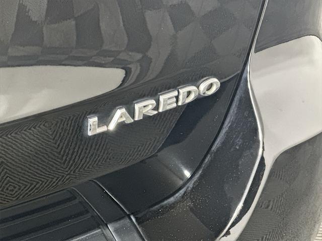 Photo of 2021 Diamond Black Crystal Pearlcoat Jeep Grand Cherokee