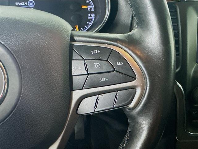 Photo of 2021 Diamond Black Crystal Pearlcoat Jeep Grand Cherokee