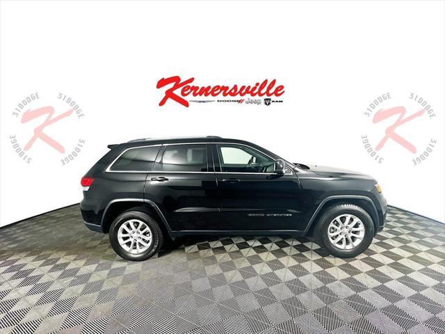 Photo of 2021 Diamond Black Crystal Pearlcoat Jeep Grand Cherokee