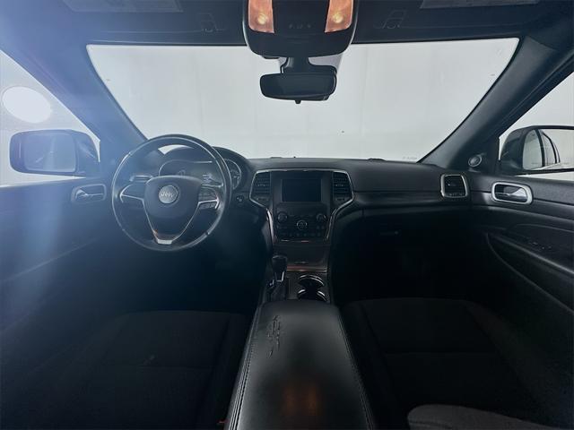 Photo of 2021 Diamond Black Crystal Pearlcoat Jeep Grand Cherokee