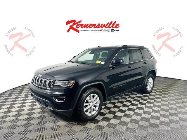 Photo of 2021 Diamond Black Crystal Pearlcoat Jeep Grand Cherokee