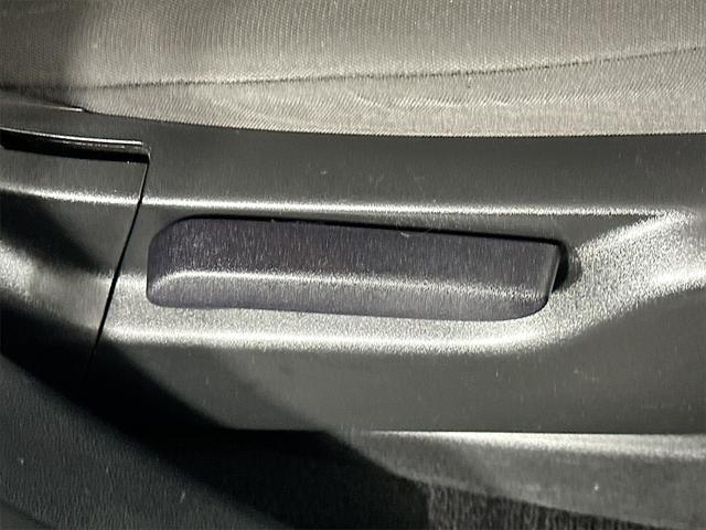 Photo of 2021 Diamond Black Crystal Pearlcoat Jeep Grand Cherokee