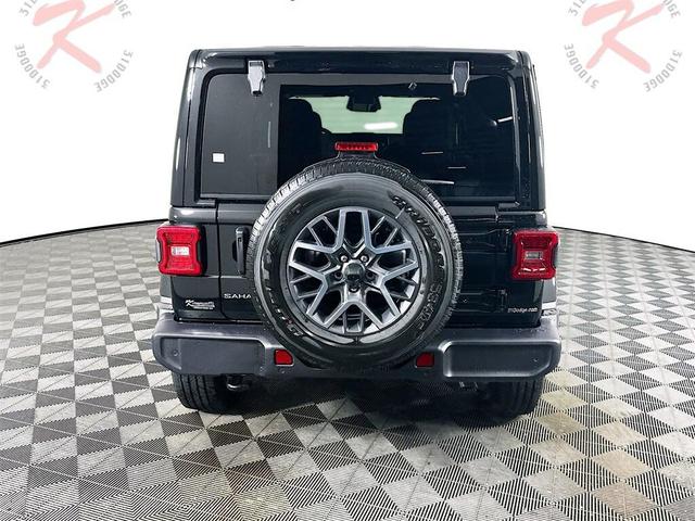 Photo of 2025 Black Clearcoat Jeep Wrangler