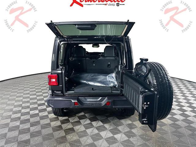 Photo of 2025 Black Clearcoat Jeep Wrangler