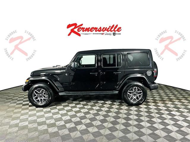 Photo of 2025 Black Clearcoat Jeep Wrangler