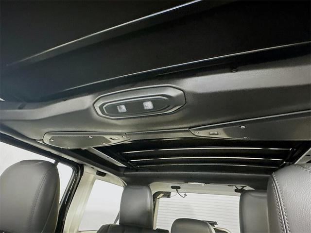 Photo of 2025 Black Clearcoat Jeep Wrangler
