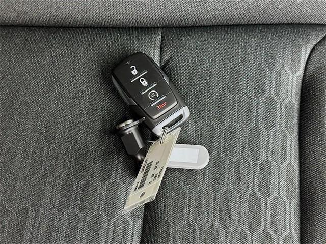 Photo of 2026 Diamond Black Crystal Pearlcoat RAM 1500