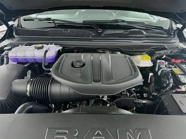 Photo of 2026 Diamond Black Crystal Pearlcoat RAM 1500