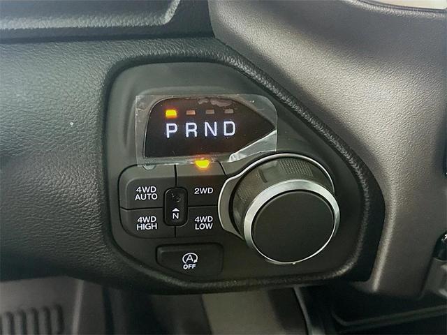 Photo of 2026 Diamond Black Crystal Pearlcoat RAM 1500