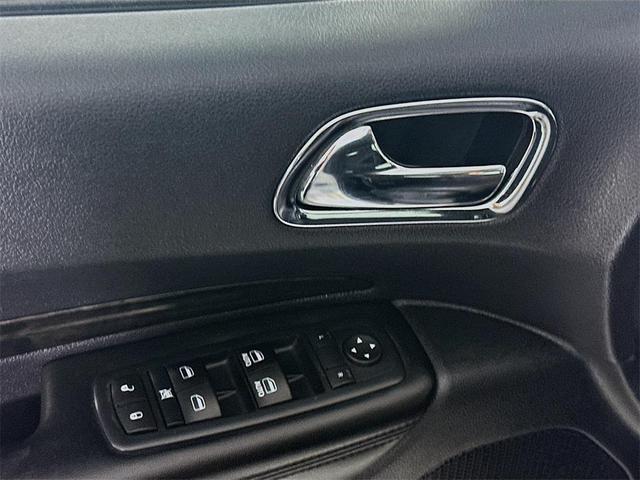Photo of 2015 Bright White Clearcoat Dodge Durango