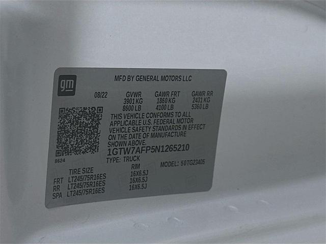 Photo of 2022 Summit White GMC Savana 2500