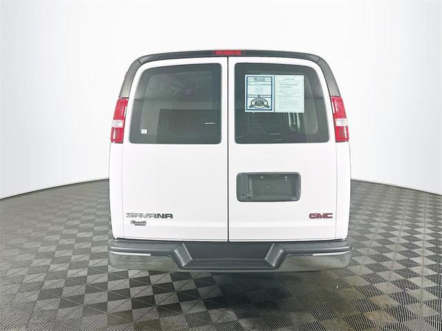 Photo of 2022 Summit White GMC Savana 2500