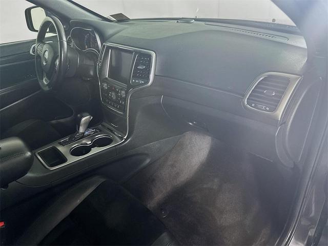 Photo of 2018 Granite Crystal Metallic Clearcoat Jeep Grand Cherokee