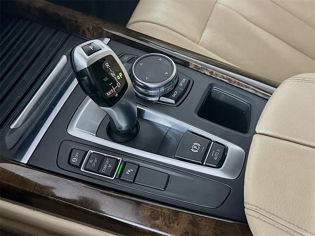 Photo of 2015 Alpine White BMW X5
