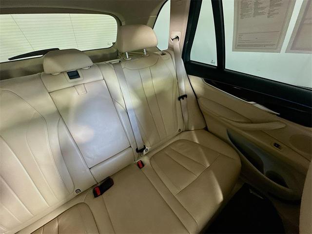 Photo of 2015 Alpine White BMW X5