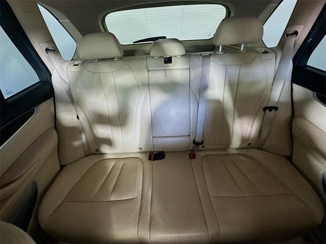 Photo of 2015 Alpine White BMW X5