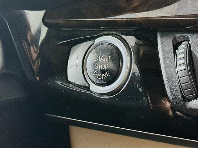 Photo of 2015 Alpine White BMW X5