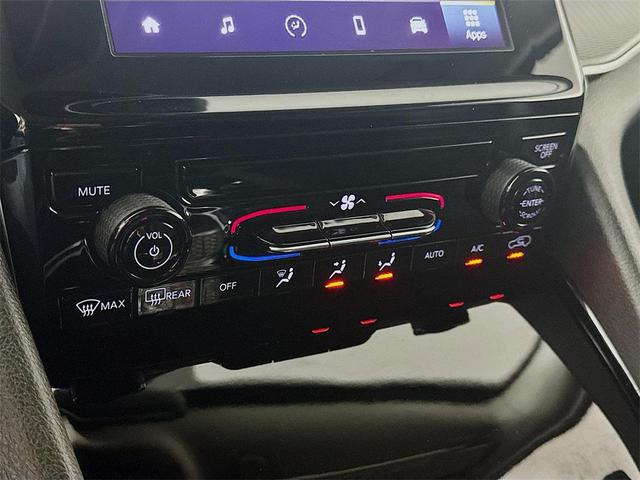 Photo of 2023 Diamond Black Crystal Pearlcoat Jeep Grand Cherokee L