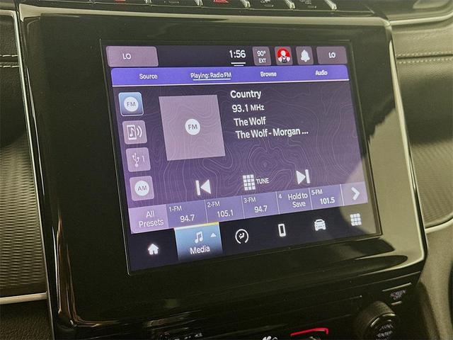 Photo of 2023 Diamond Black Crystal Pearlcoat Jeep Grand Cherokee L